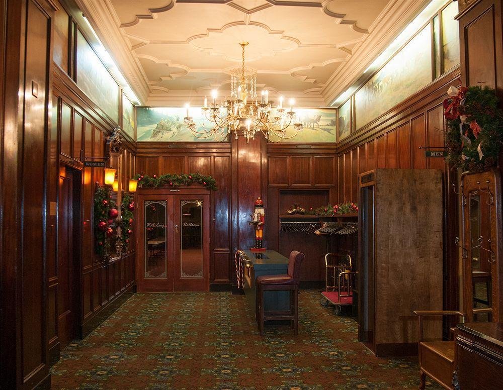The Monticello Hotel Longview Bagian luar foto